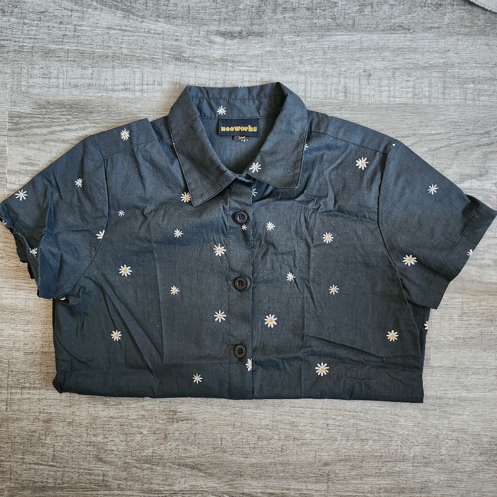 Nooworks Women's Black Button-Up Shirt with White Floral Pattern